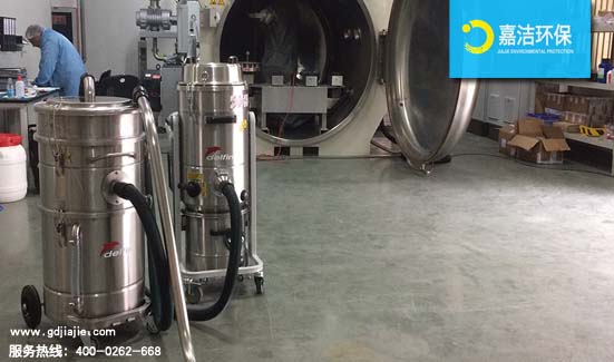 適（shì）用於化學,製藥行業（yè）的工業吸塵器